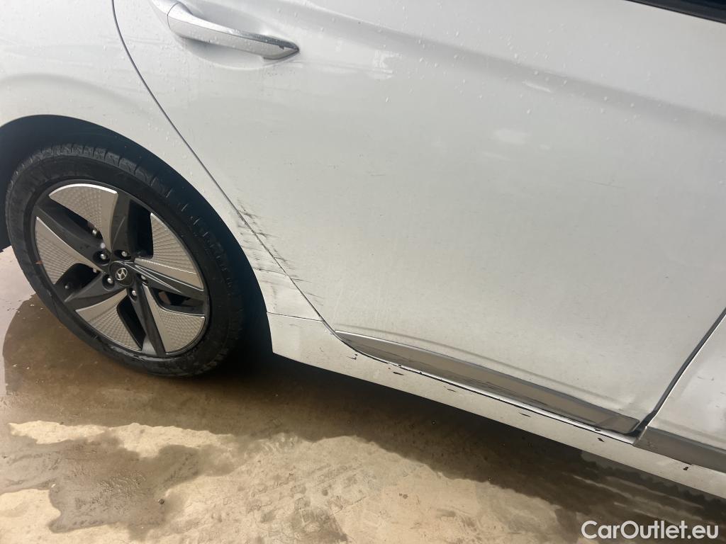  Hyundai   Ioniq HYUNDAI / 2019 / 5P / berlina con portón 1.6 GDI HEV Tecno DCT #15