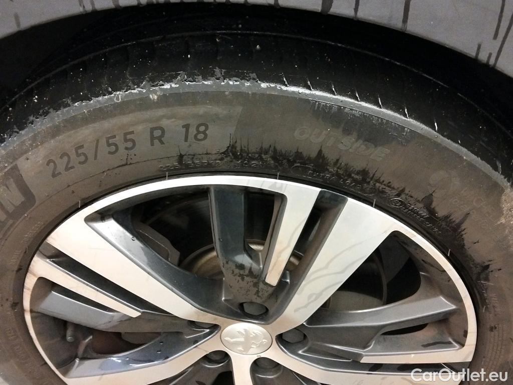  Peugeot  3008 PEUGEOT  Hybrid / 2016 / 5P / todoterreno 225 e-EAT8 Allure #1