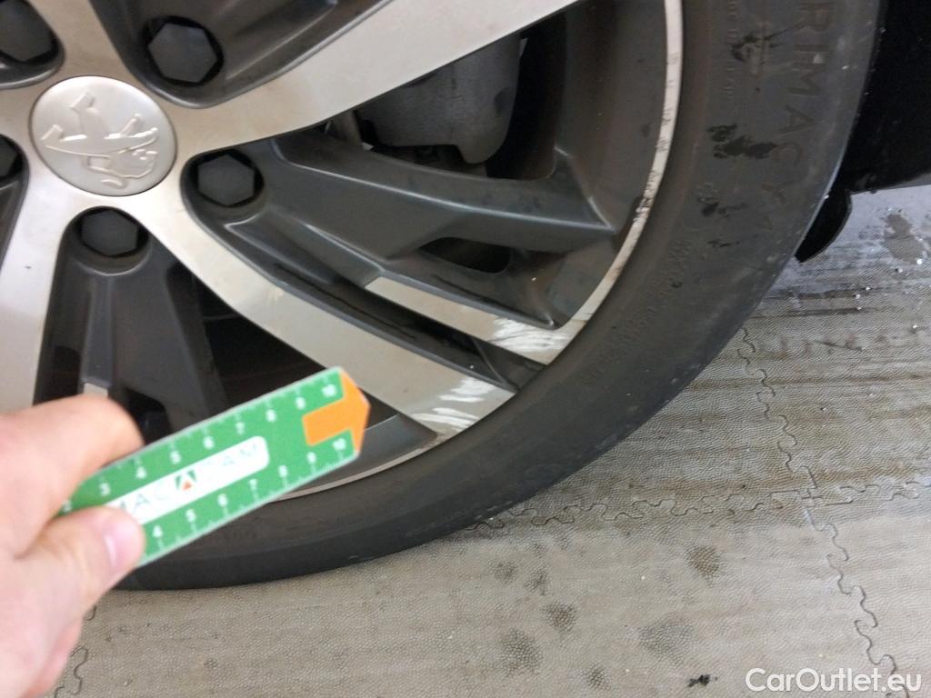  Peugeot  3008 PEUGEOT  Hybrid / 2016 / 5P / todoterreno 225 e-EAT8 Allure #8