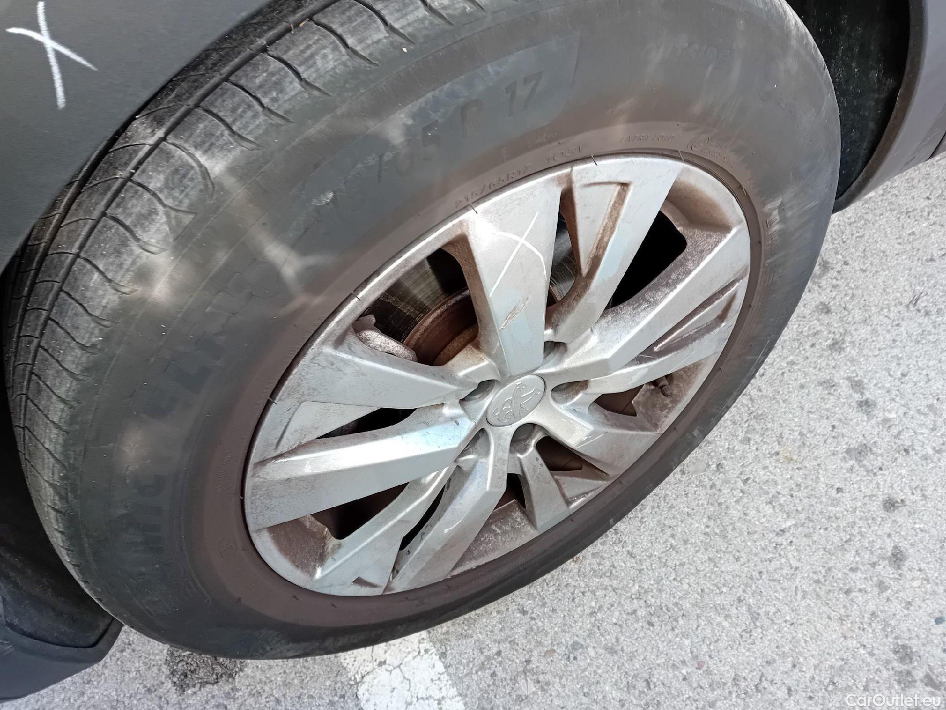  Peugeot  3008 PEUGEOT  / 2020 / 5P / todoterreno 1.5 BlueHDi 96kW (130CV) S&S Active Pack (AC4) #12