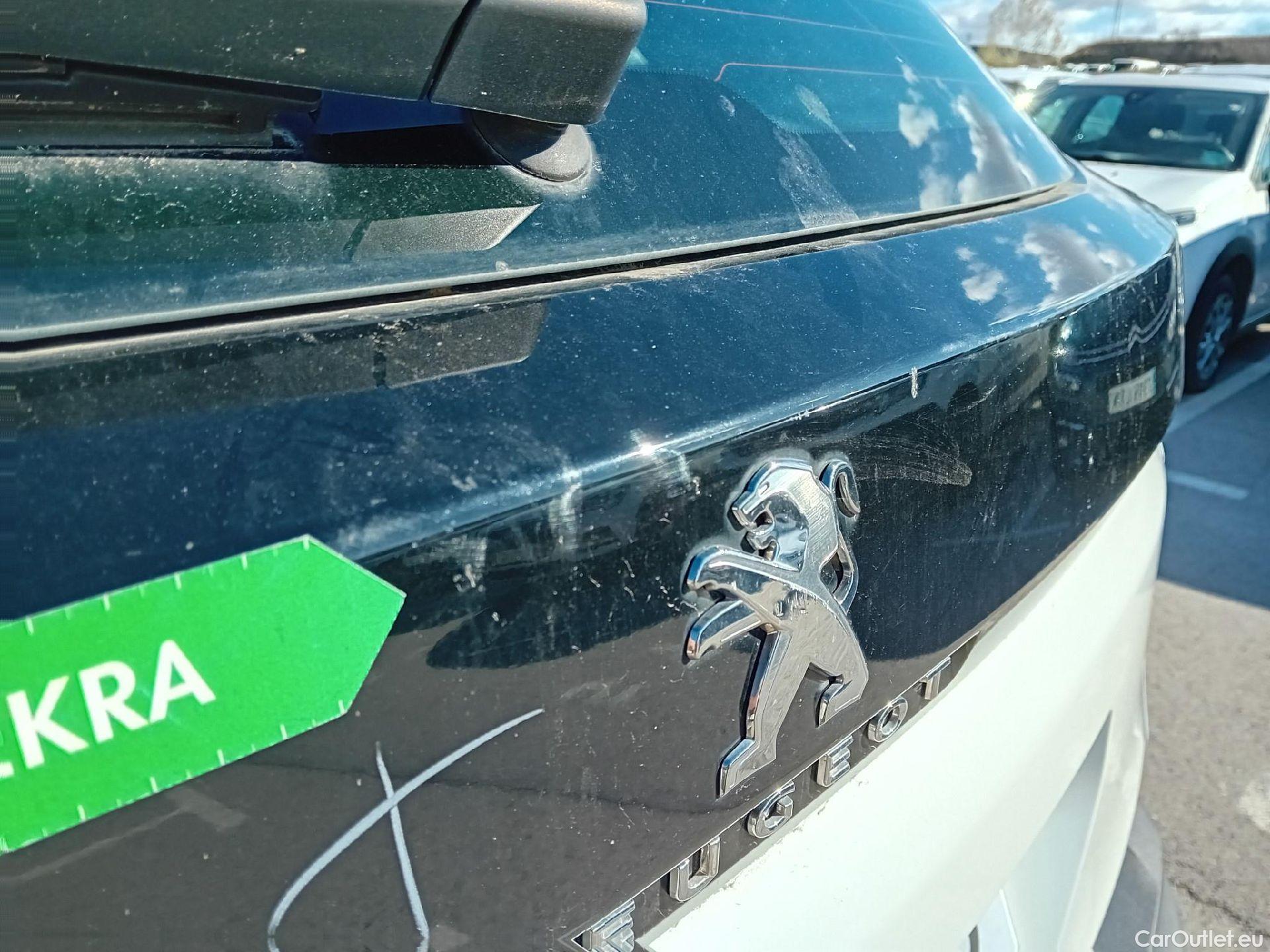  Peugeot  3008 PEUGEOT  / 2020 / 5P / todoterreno 1.5 BlueHDi 96kW (130CV) S&S Active Pack (AC4) #26