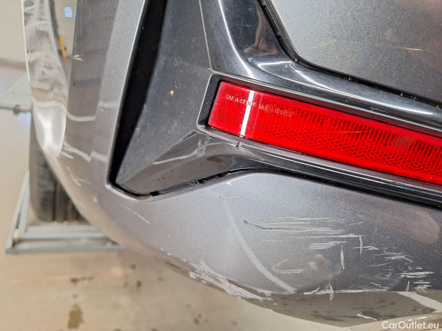  Bmw  Serie 3 BMW, 3-serie '18, BMW 3 Reeks Berline 318iA (115 kW) 4d #33