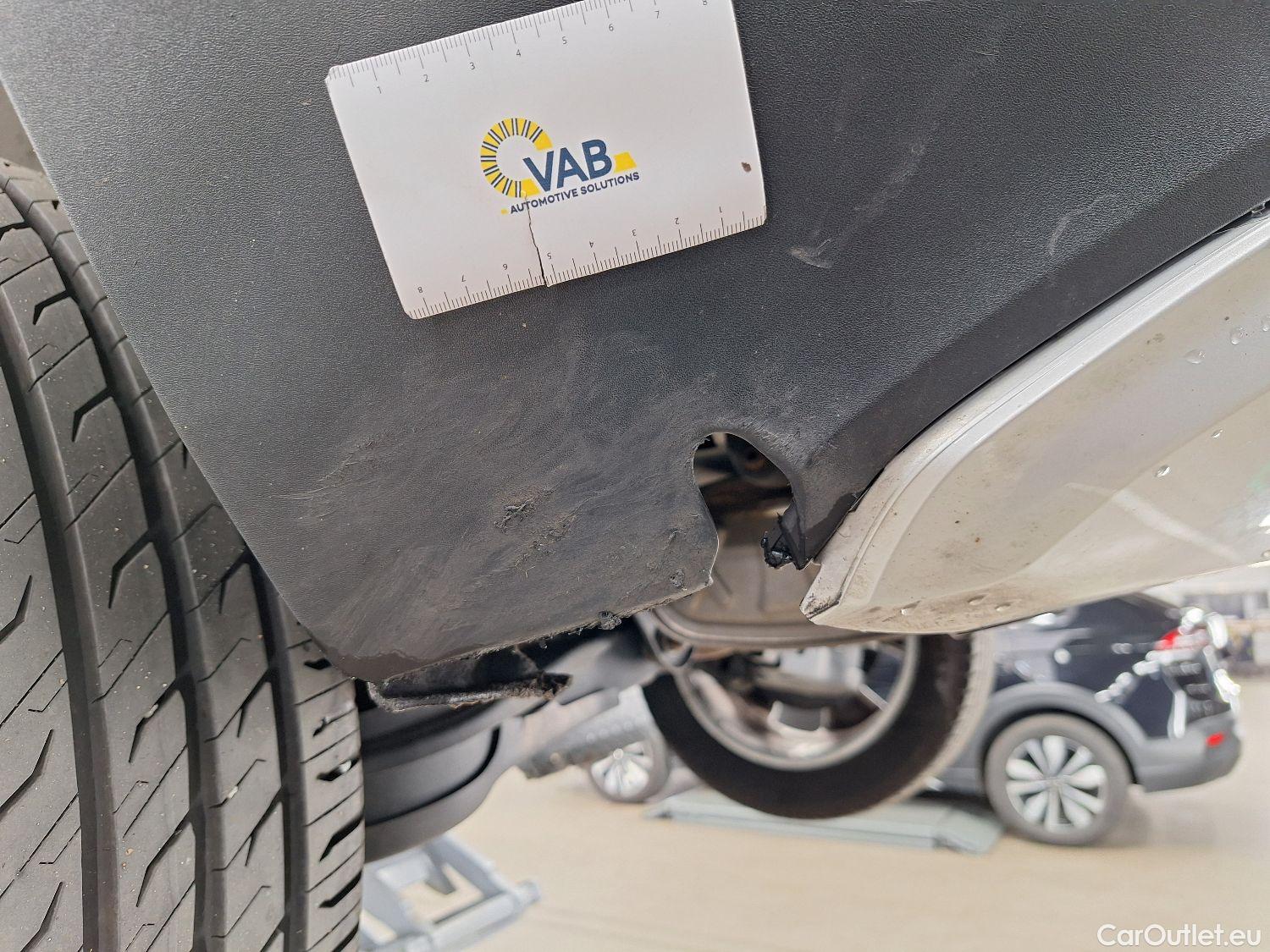  Volvo  XC 40 Volvo, XC40 '17, Volvo XC40 T3 Geartronic Momentum Pro 5d #13