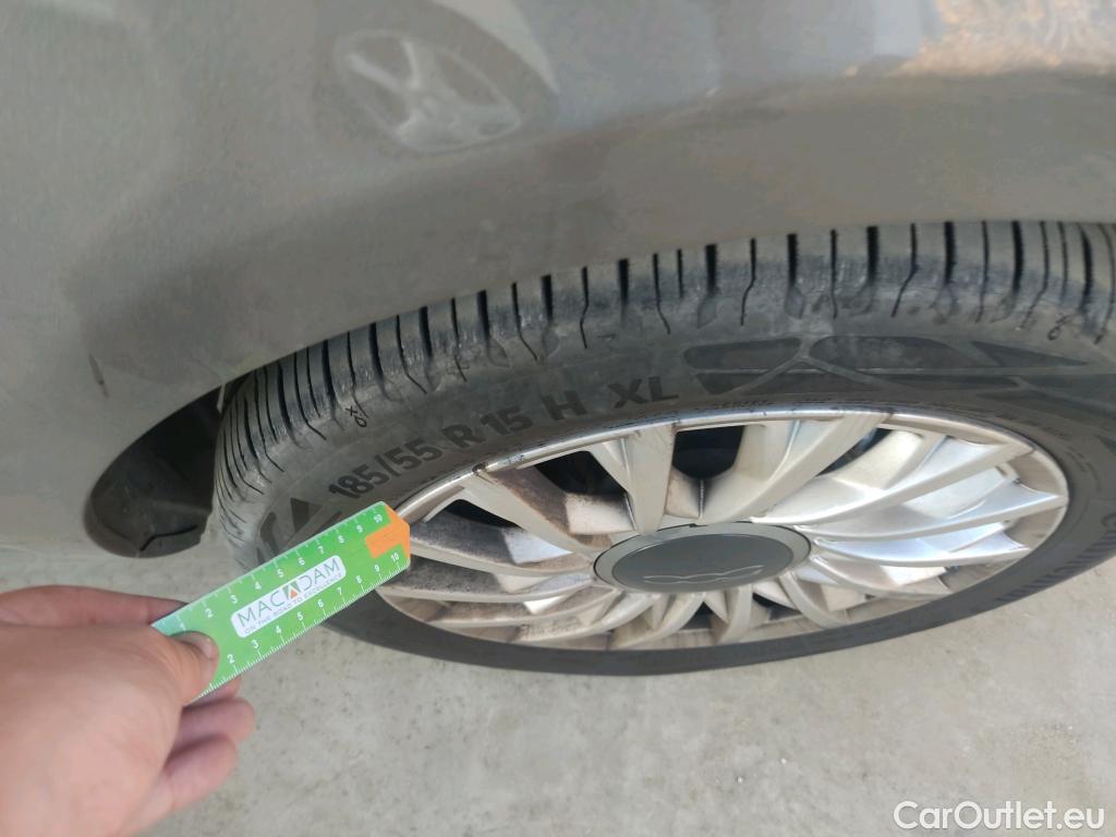  Fiat  500 FIAT  / 2015 / 3P / berlina con portón Lounge 1.2 8v 51KW (69 CV) (AC) #25