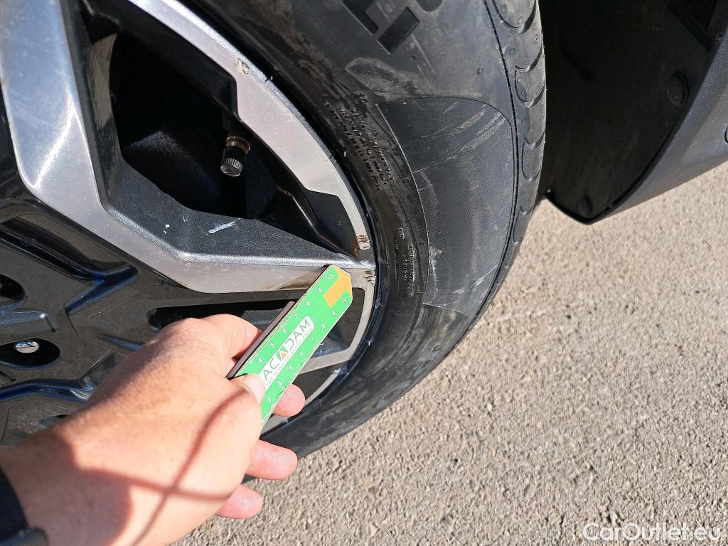  Hyundai  Santa Fe HYUNDAI  / 2021 / 5P / todoterreno 1.6 TGDi HEV Tecno Auto 4x2 #26