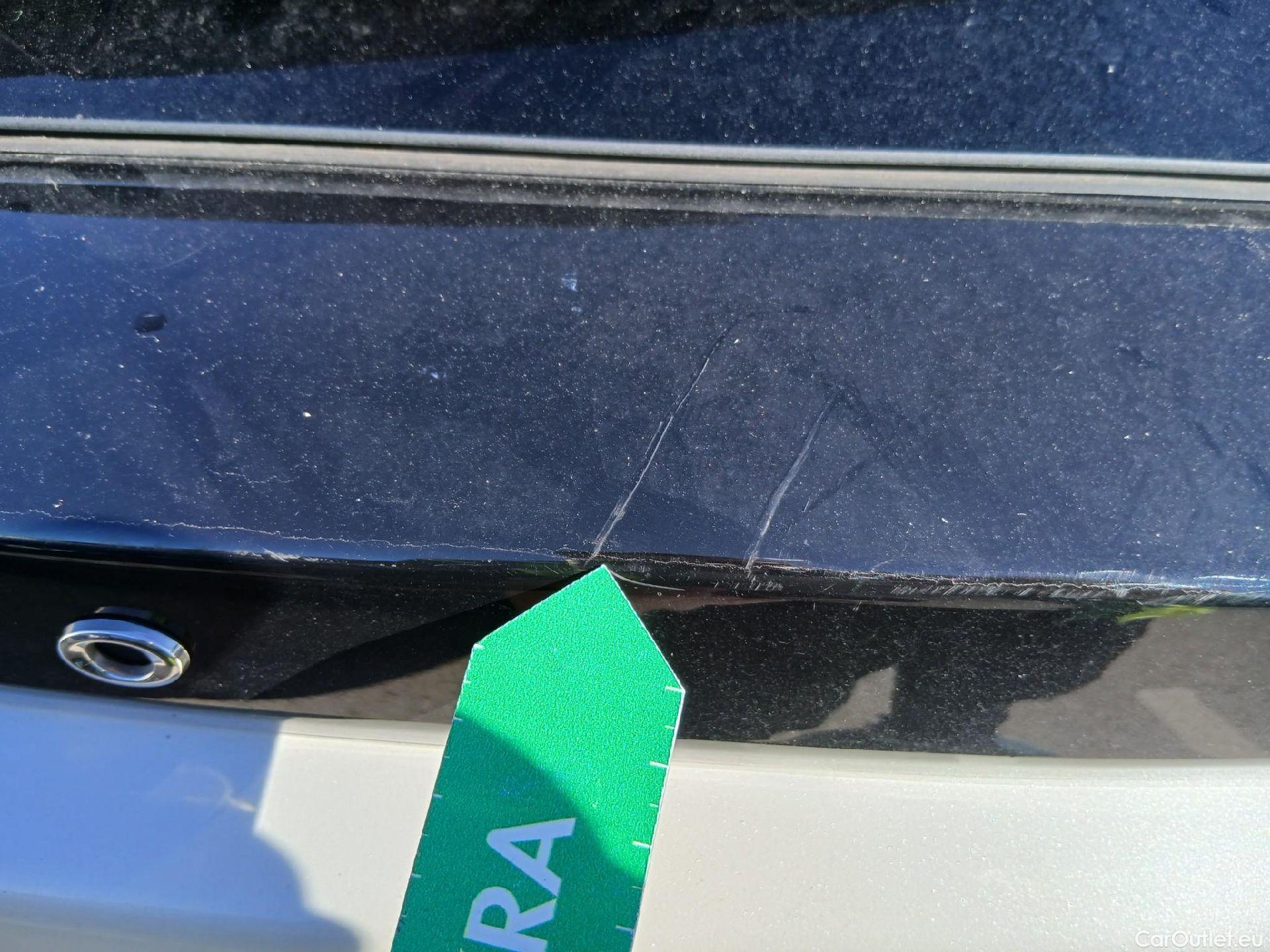  Peugeot  2008 PEUGEOT  / 2019 / 5P / todoterreno GT Line Puretech 130 S&S EAT8 #25