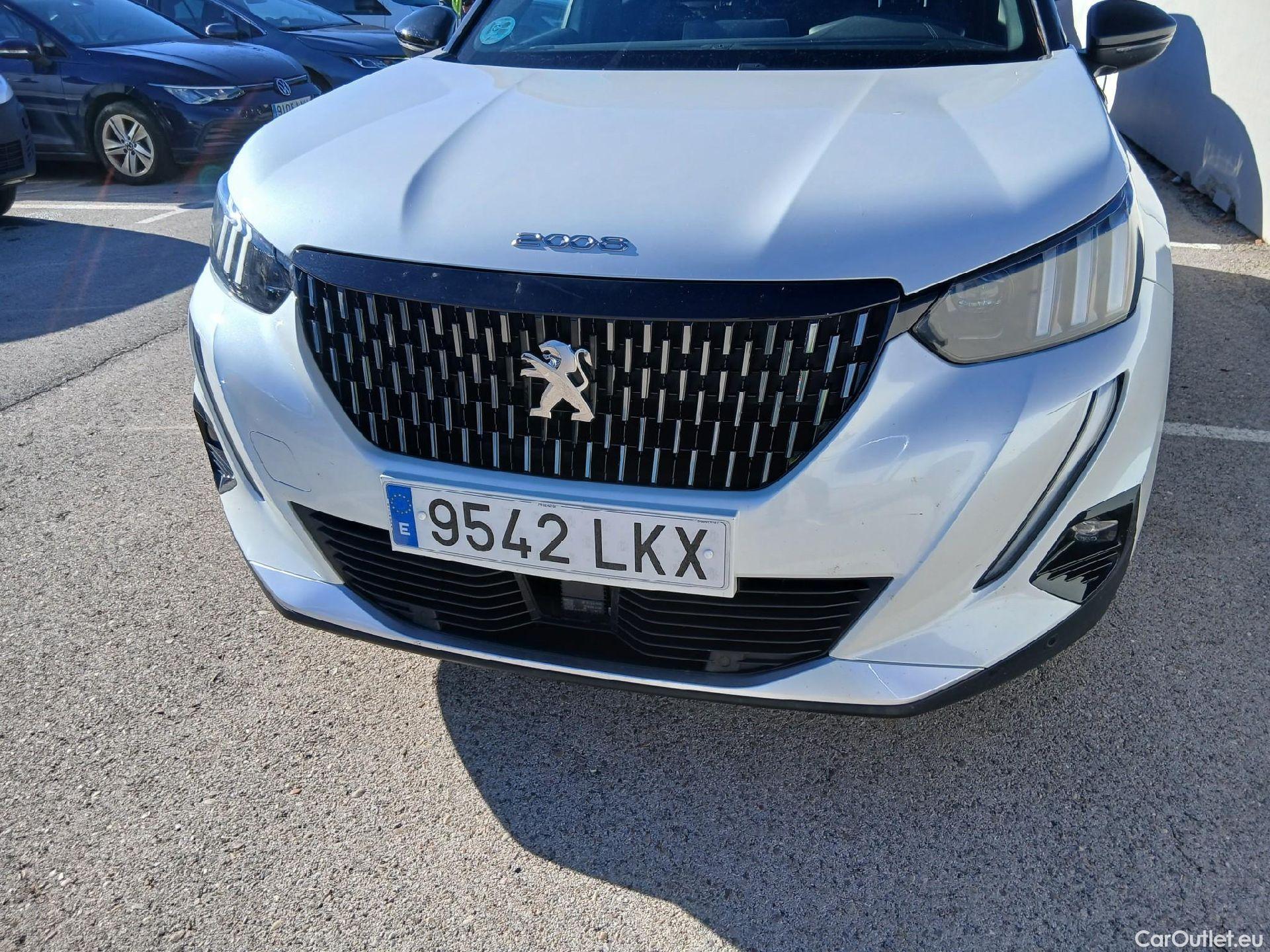  Peugeot  2008 PEUGEOT  / 2019 / 5P / todoterreno GT Line Puretech 130 S&S EAT8 #8