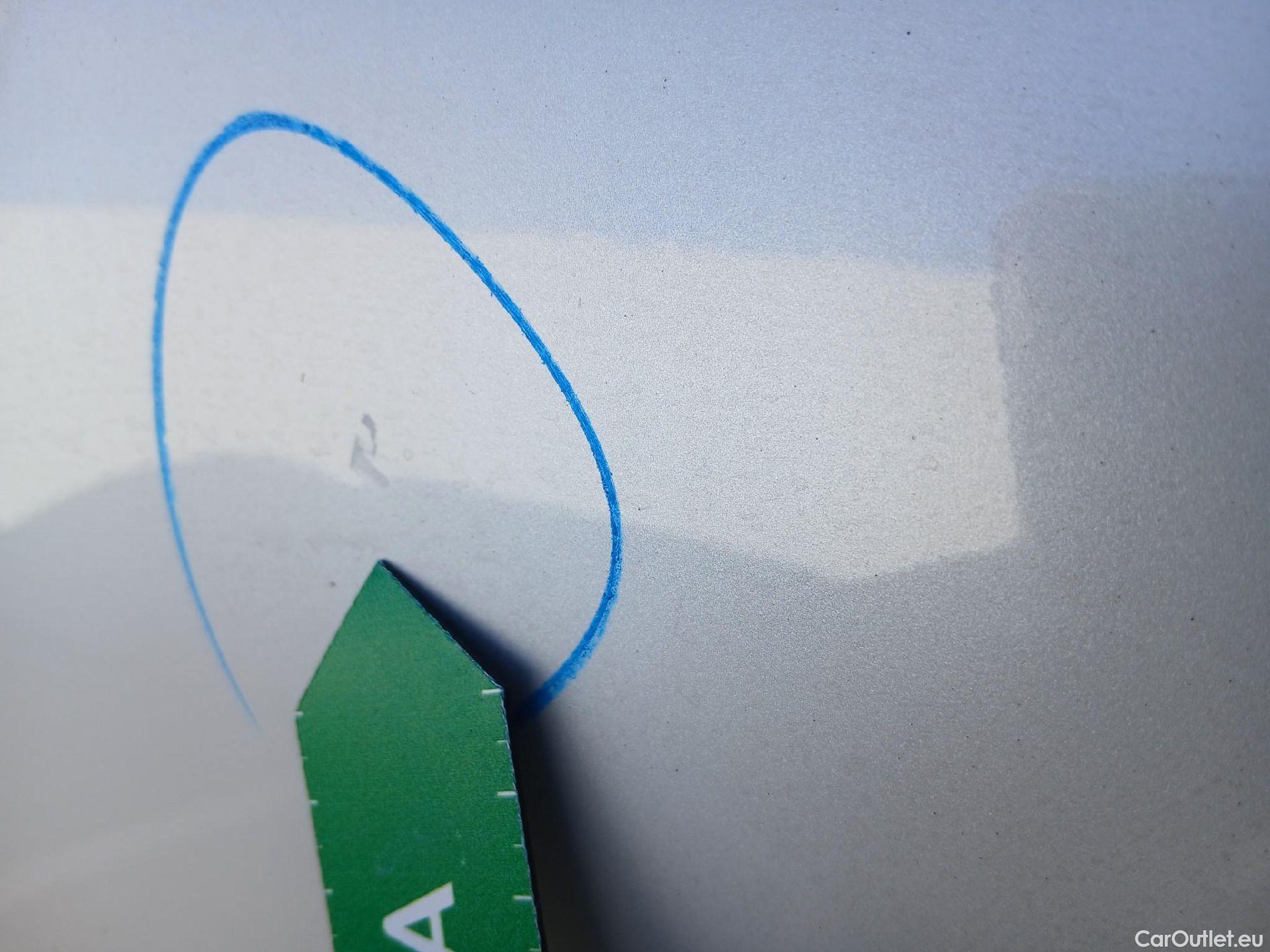  Peugeot  2008 PEUGEOT  / 2019 / 5P / todoterreno GT Line Puretech 130 S&S EAT8 #13