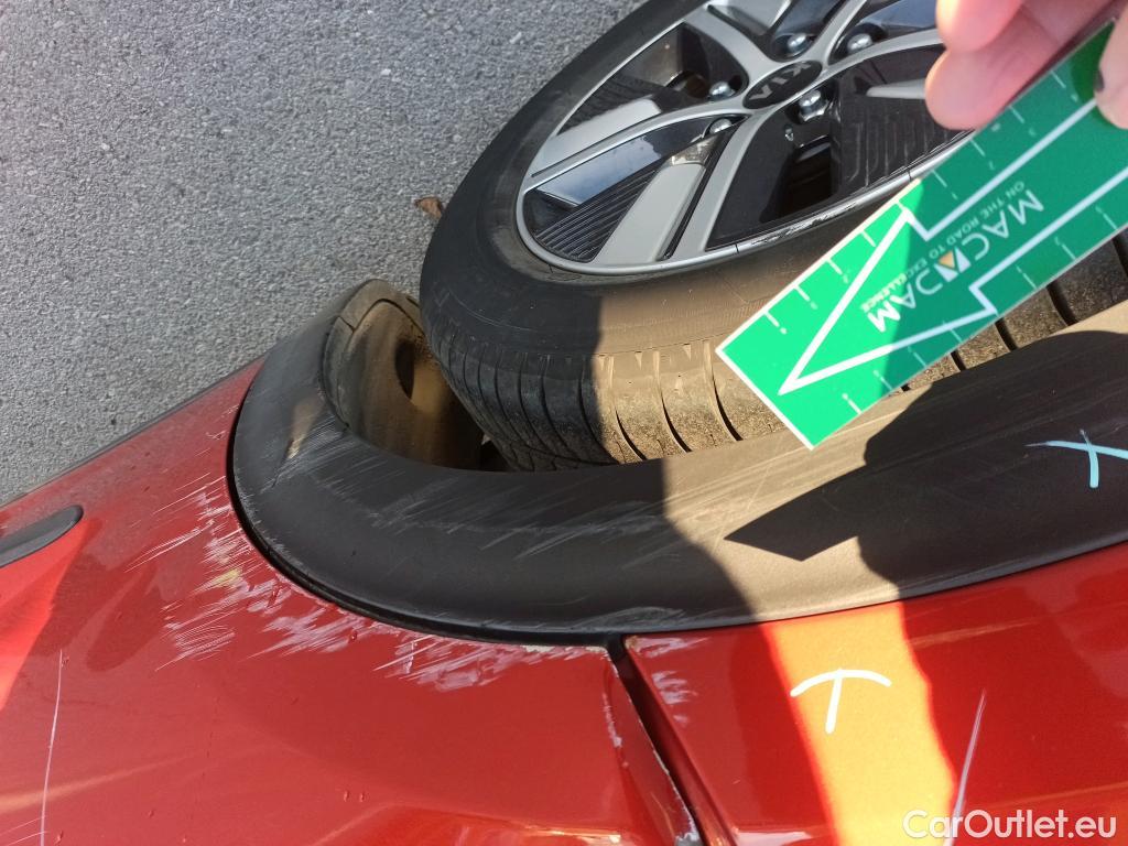  KIA  Niro KIA  / 2019 / 5P / crossover 1.6 GDi HEV 104kW (141CV) Drive #48