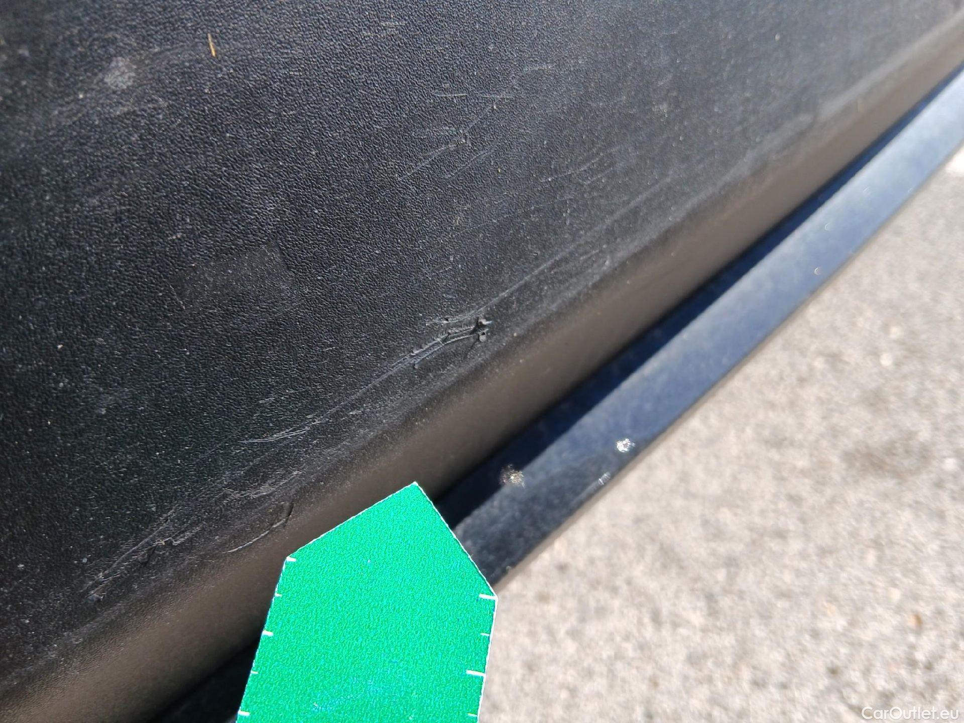  Peugeot  2008 PEUGEOT  / 2019 / 5P / todoterreno GT Line Puretech 130 S&S EAT8 #20