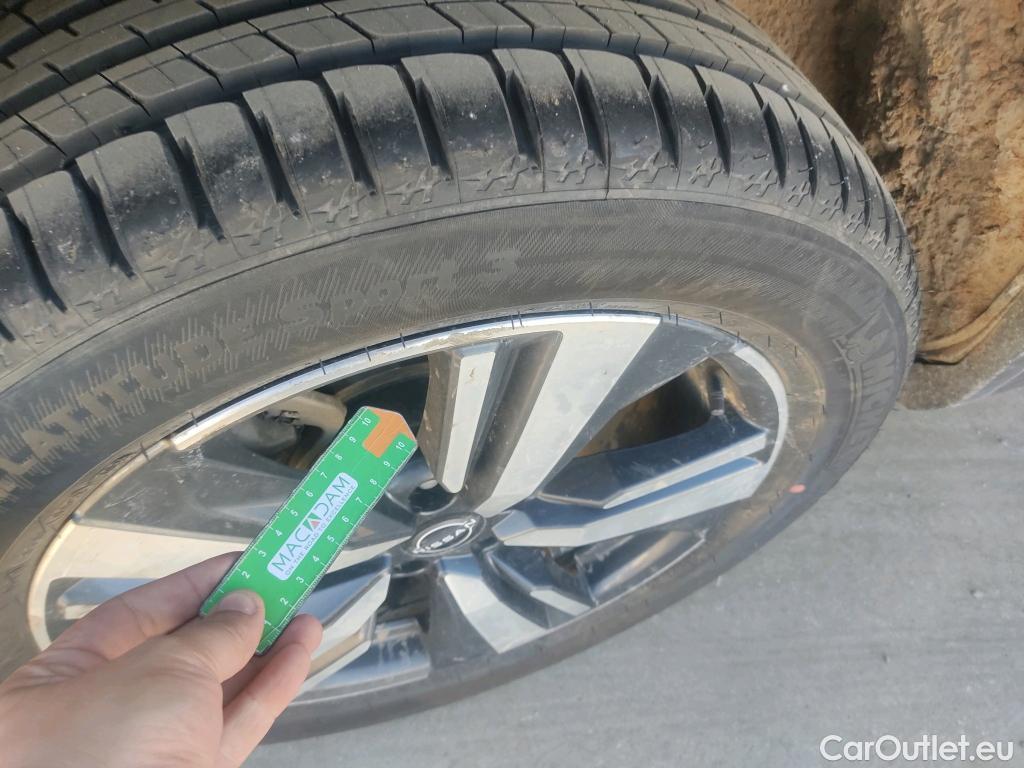  Land Rover  Discovery NISSAN X-TRAIL / 2022 / 5P / crossover 5pl 1.5 e-4ORCE 158kW 4x4 A/T Tekna #8