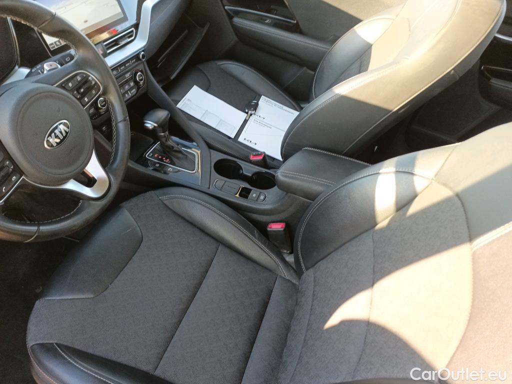  KIA  Niro KIA  / 2019 / 5P / crossover 1.6 GDi HEV 104kW (141CV) Drive #23