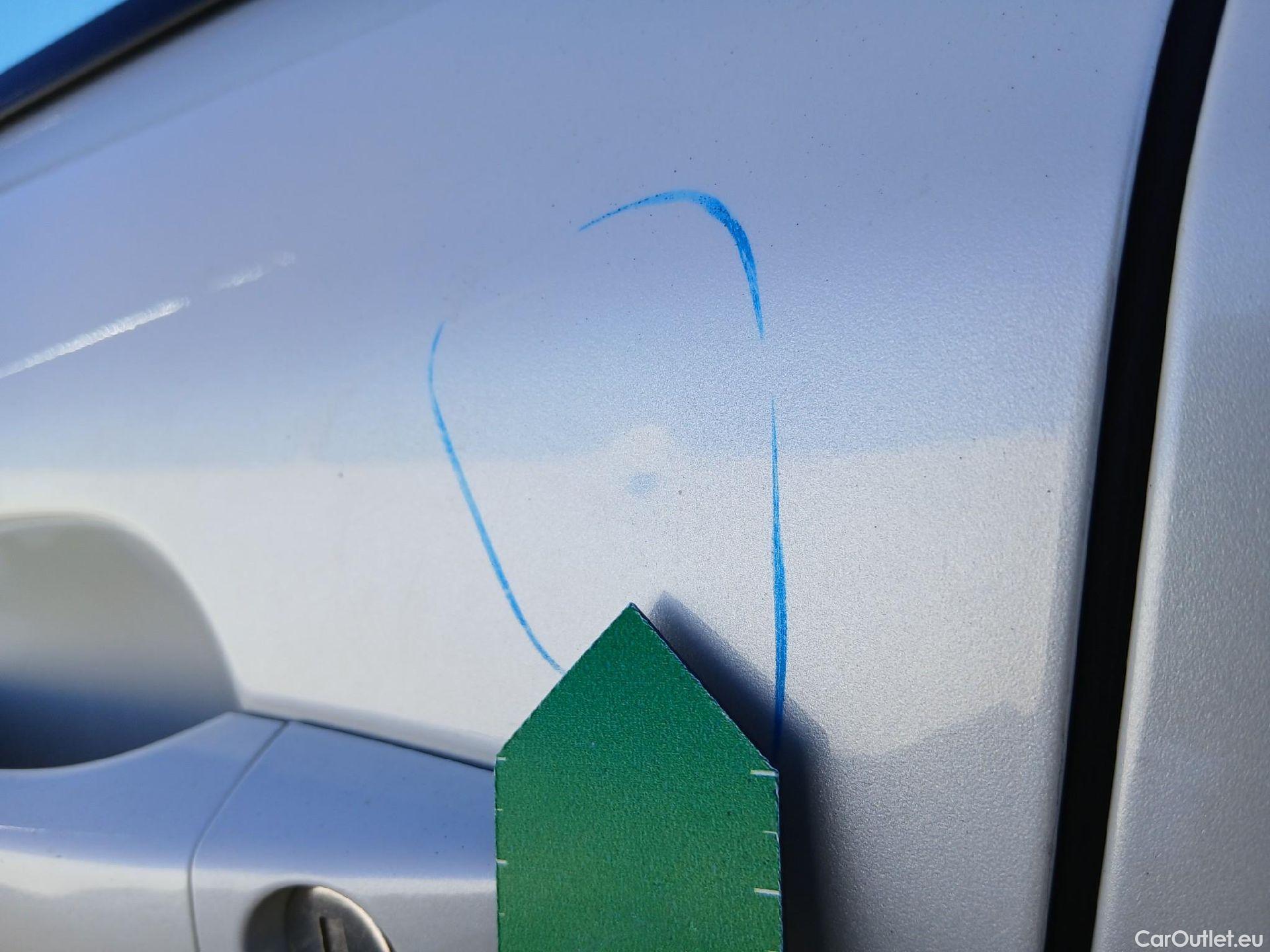  Peugeot  2008 PEUGEOT  / 2019 / 5P / todoterreno GT Line Puretech 130 S&S EAT8 #12