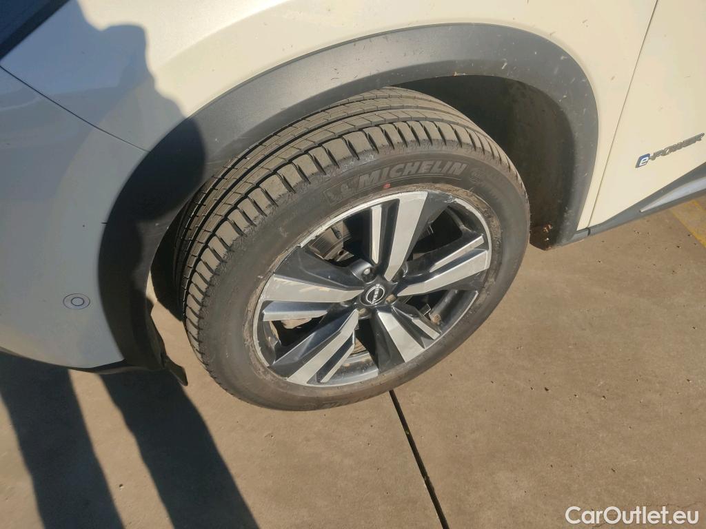  Land Rover  Discovery NISSAN X-TRAIL / 2022 / 5P / crossover 5pl 1.5 e-4ORCE 158kW 4x4 A/T Tekna #3