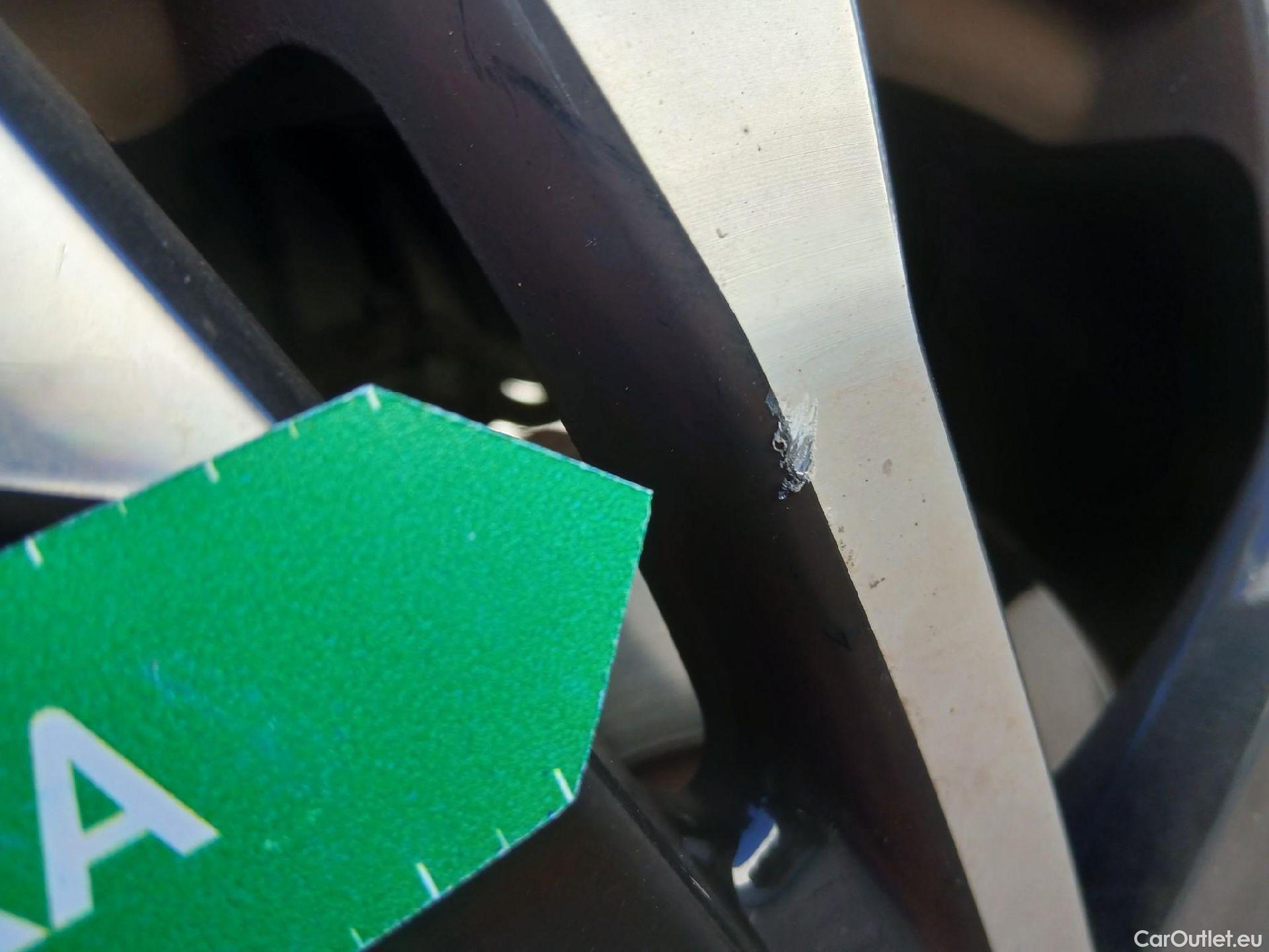  Peugeot  2008 PEUGEOT  / 2019 / 5P / todoterreno GT Line Puretech 130 S&S EAT8 #15