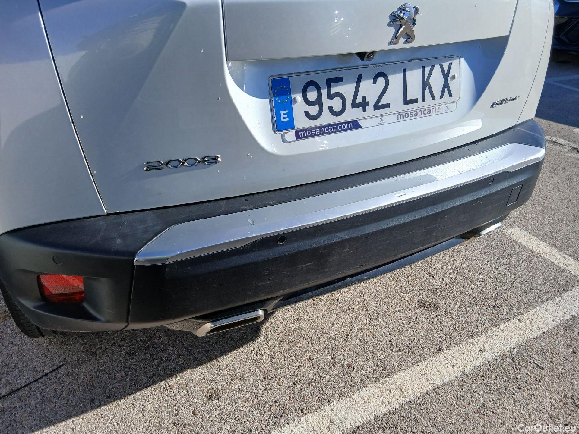  Peugeot  2008 PEUGEOT  / 2019 / 5P / todoterreno GT Line Puretech 130 S&S EAT8 #19