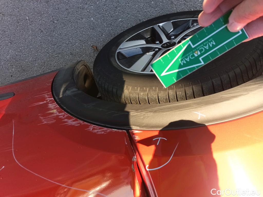  KIA  Niro KIA  / 2019 / 5P / crossover 1.6 GDi HEV 104kW (141CV) Drive #47