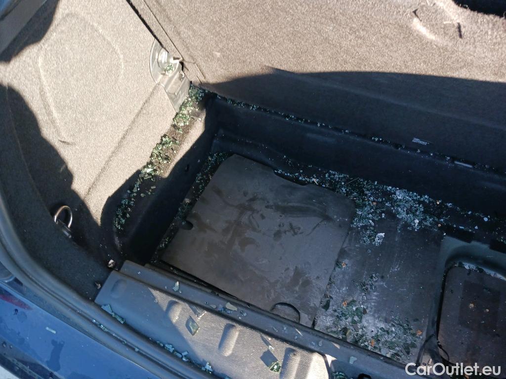  Mini  Mini   / 2021 / 3P / berlina con portón COOPER SE (AC2) #17