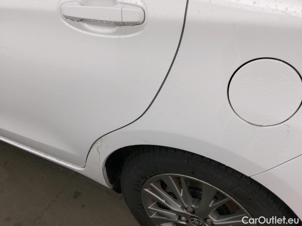  Toyota  Yaris TOYOTA  / 2017 / 5P / berlina con portón 1.5 100H Active #5