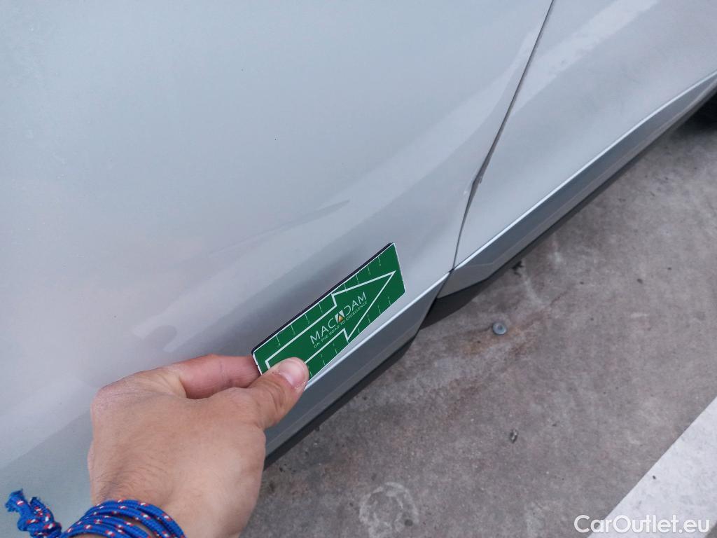  Peugeot  2008 PEUGEOT  / 2019 / 5P / todoterreno Allure Pack Puretech 130 S&S EAT8 (AC) #3