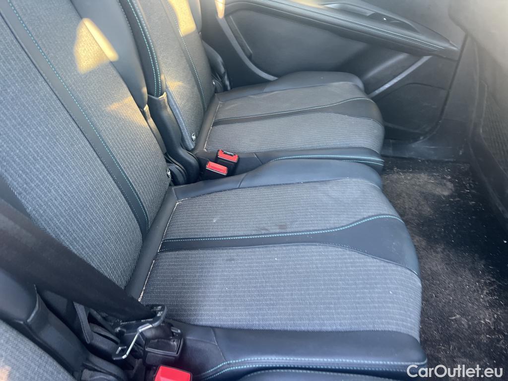  Peugeot  5008  Allure Pack 1.5 HDi 130CV AT8 7 Plazas E6d #7