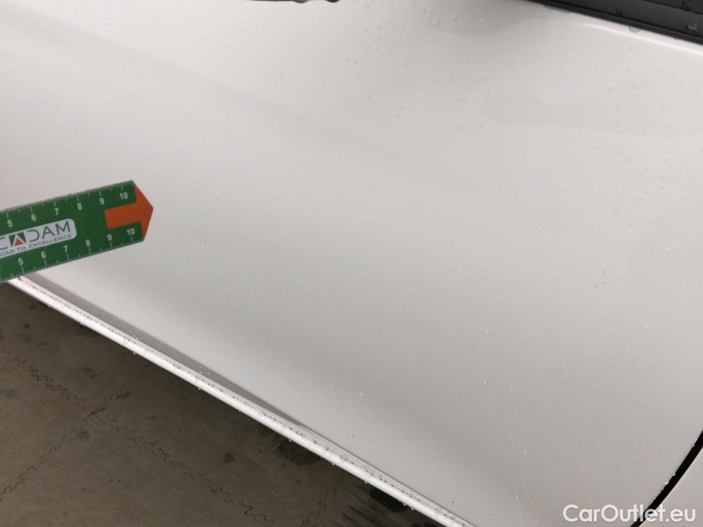  Toyota  Yaris TOYOTA  / 2017 / 5P / berlina con portón 1.5 100H Active #10