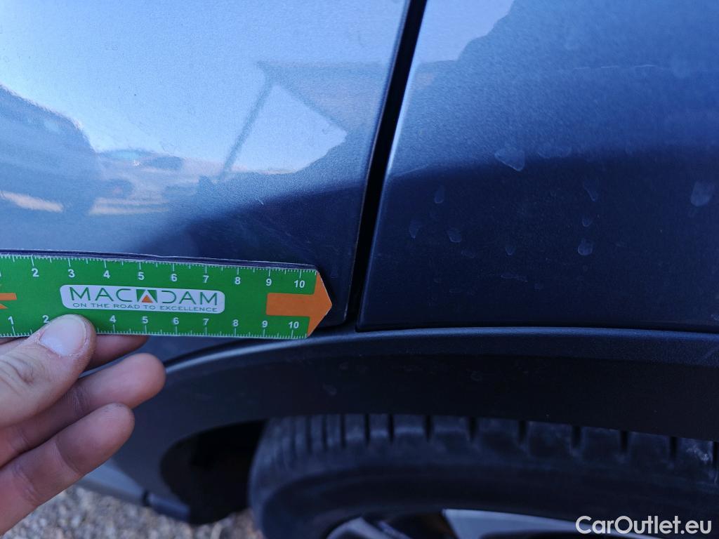  Toyota  C-HR TOYOTA  / 2019 / 5P / todoterreno 2.0 180H Advance #17