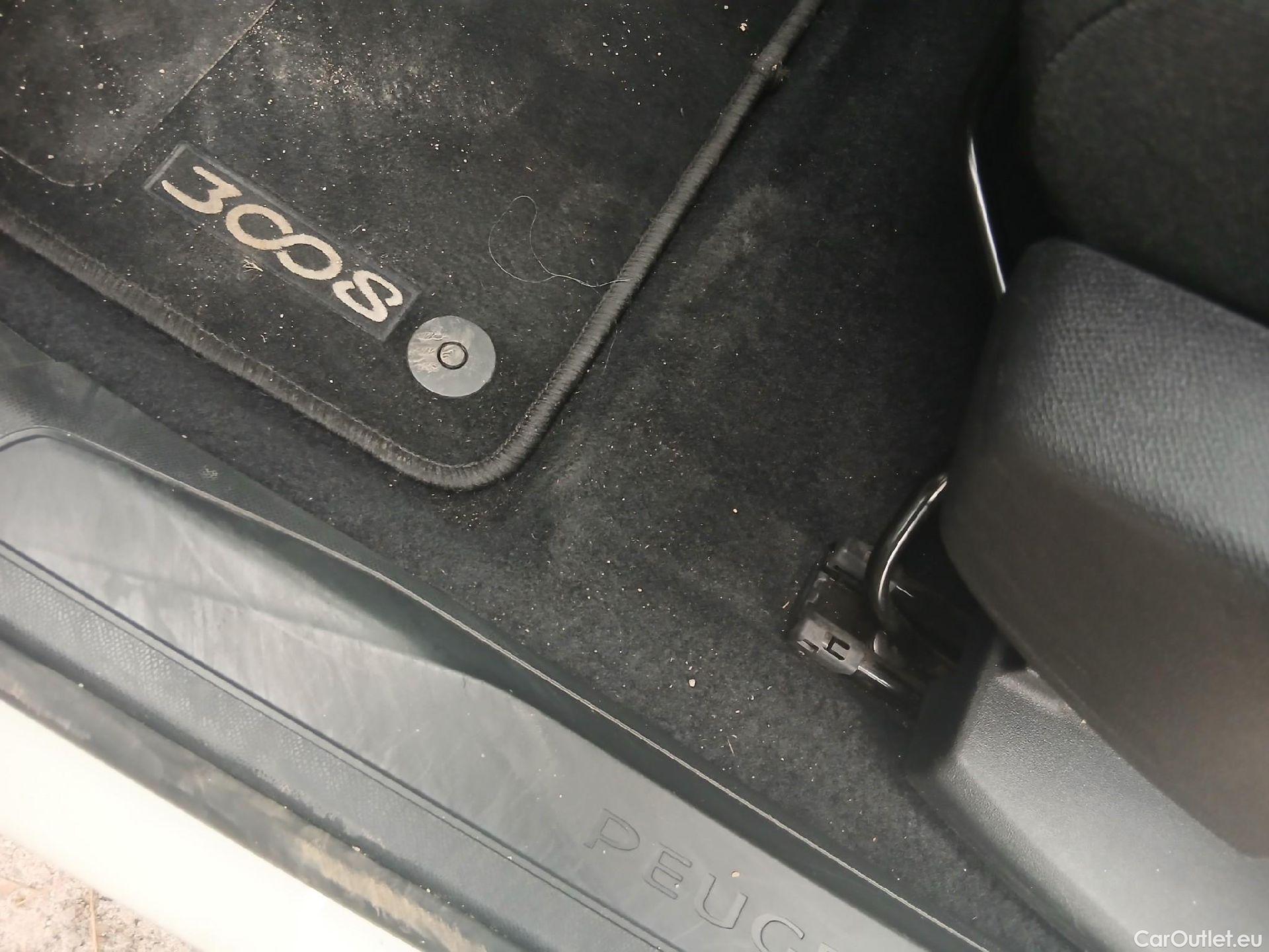  Peugeot  3008 PEUGEOT  / 2020 / 5P / todoterreno 1.5 BlueHDi 96kW (130CV) S&S Active Pack (AC4) #3