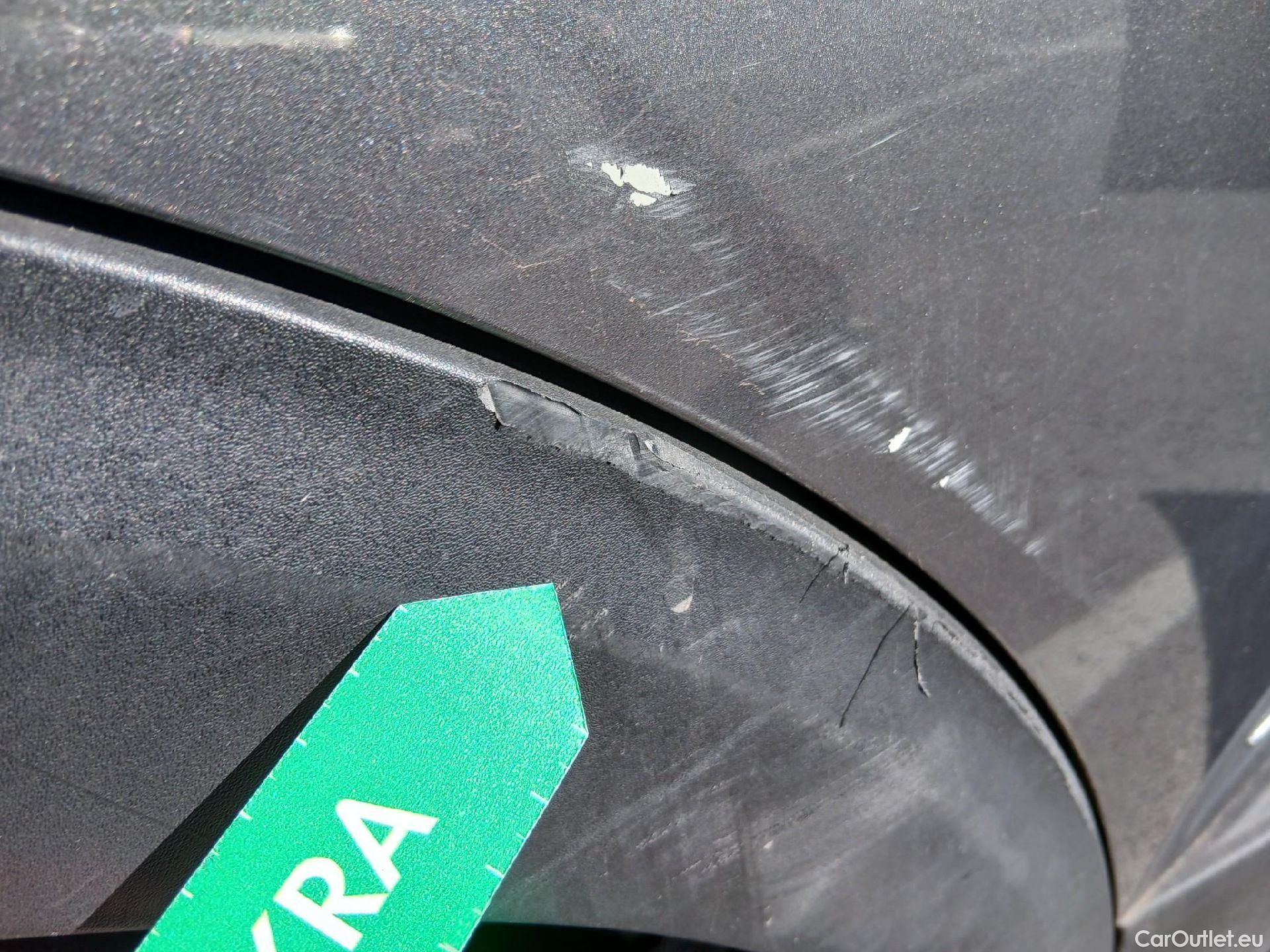  Peugeot  3008 PEUGEOT  / 2020 / 5P / todoterreno 1.5 BlueHDi 96kW (130CV) S&S Allure EAT8 #40