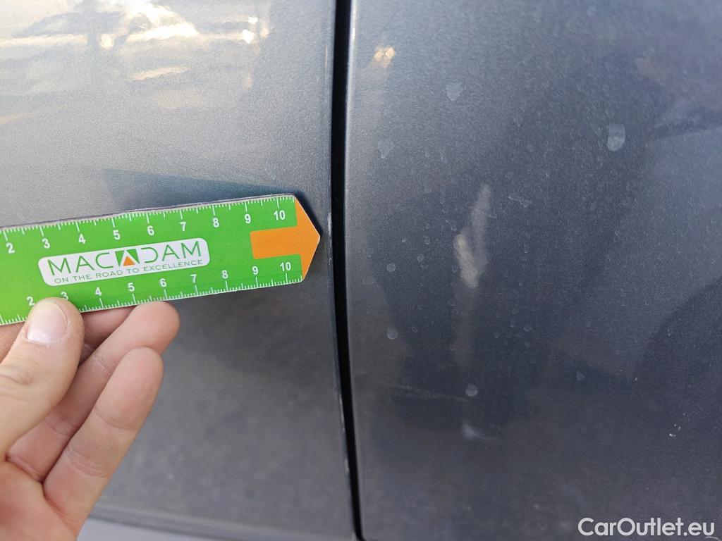  Toyota  C-HR TOYOTA  / 2019 / 5P / todoterreno 2.0 180H Advance #7