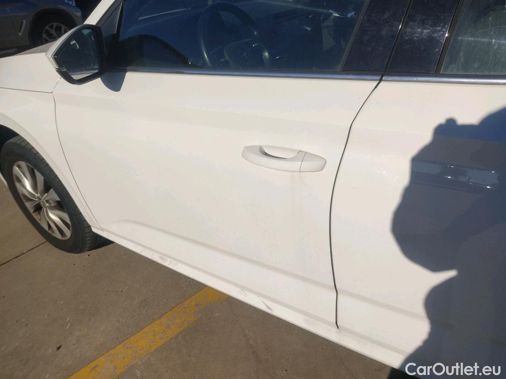  Skoda  KAMIQ SKODA  1.0 TSI 81kW (110CV) DSG Ambition (CX) #16