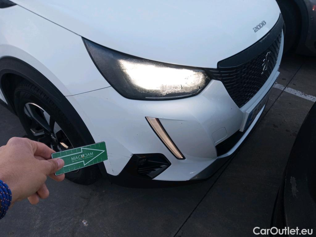  Peugeot  2008 PEUGEOT  / 2019 / 5P / todoterreno Allure Pack Puretech 130 S&S EAT8 (AC) #14