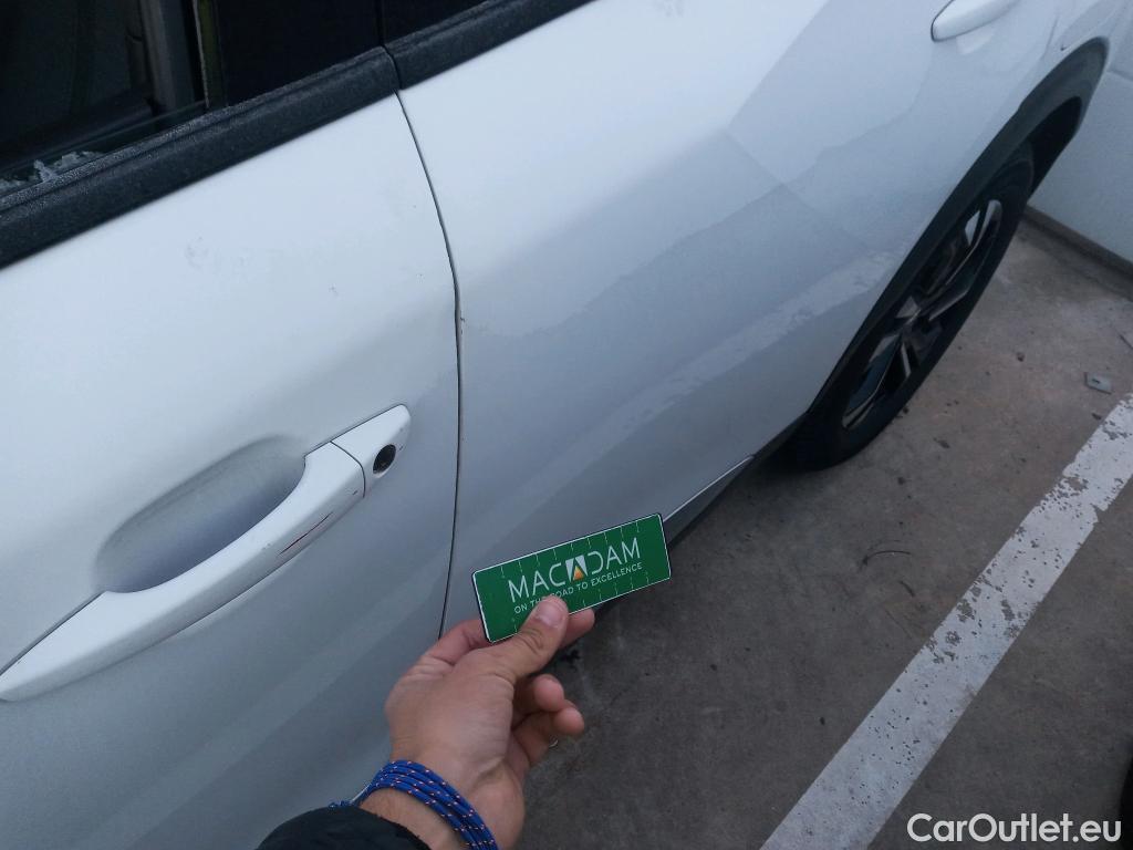  Peugeot  2008 PEUGEOT  / 2019 / 5P / todoterreno Allure Pack Puretech 130 S&S EAT8 (AC) #30