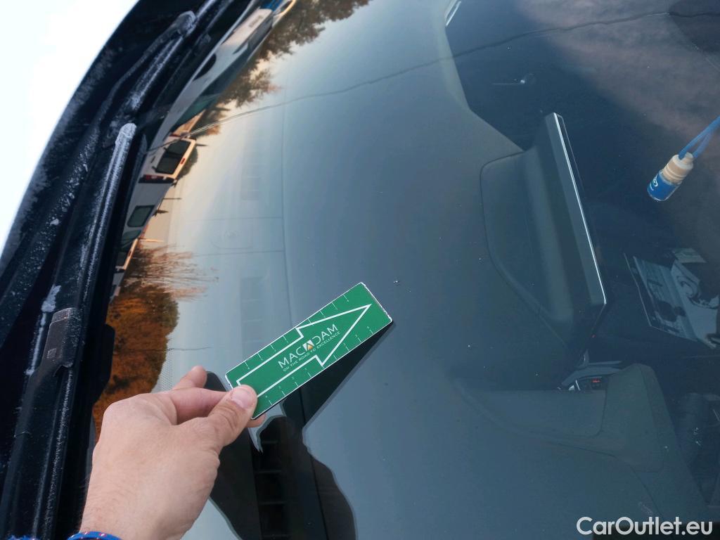  Peugeot  2008 PEUGEOT  / 2019 / 5P / todoterreno Allure Pack Puretech 130 S&S EAT8 (AC) #2