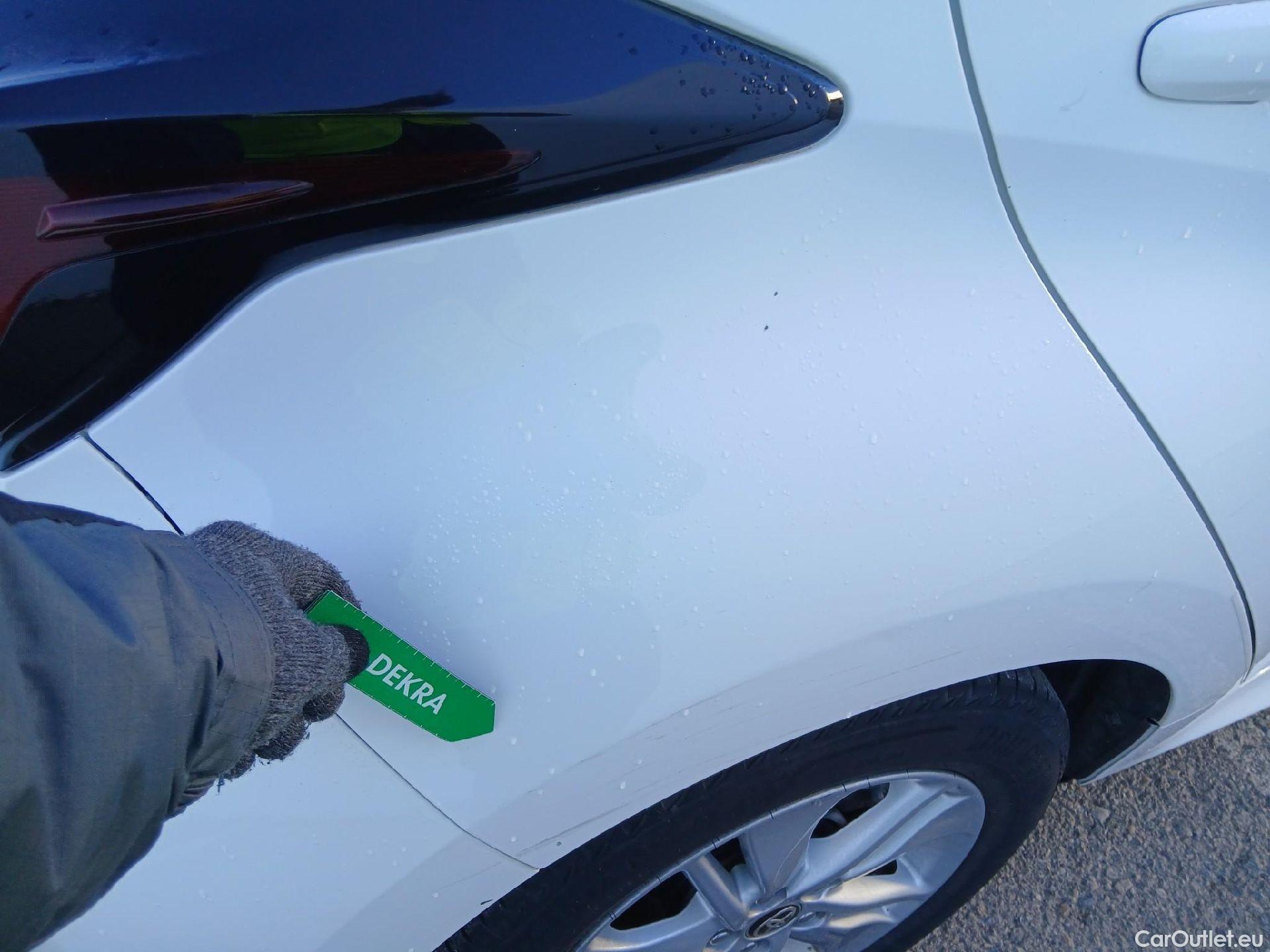  Toyota  Yaris TOYOTA  / 2020 / 5P / berlina con portón 1.5 120H Business Plus #22