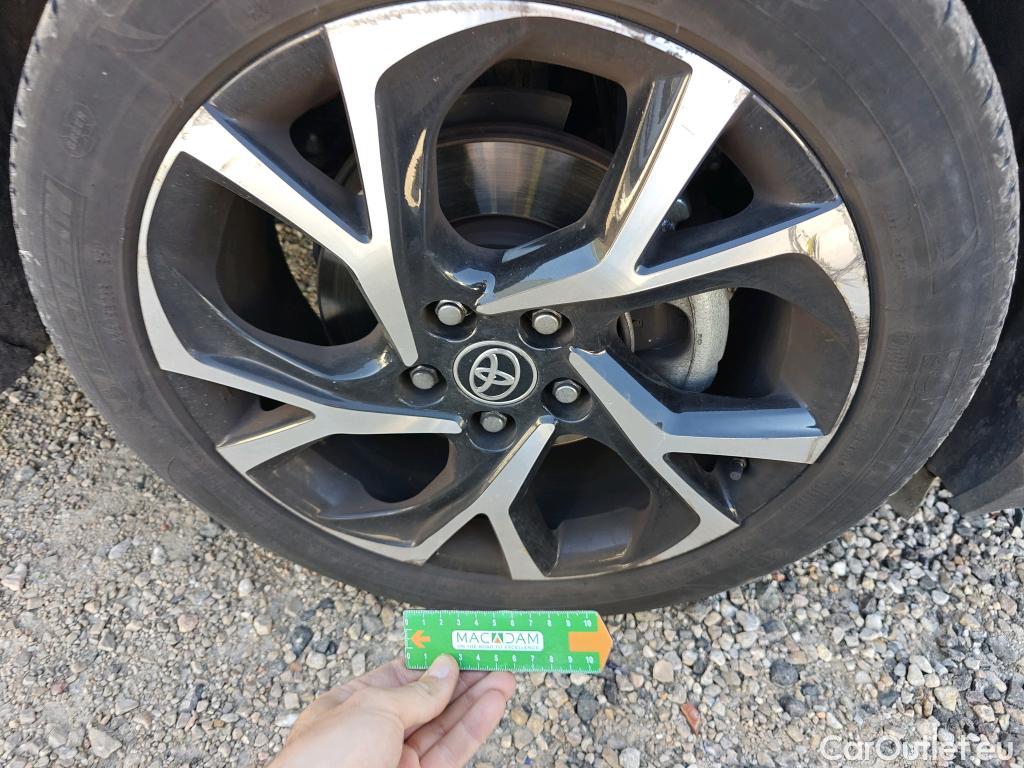  Toyota  C-HR TOYOTA  / 2019 / 5P / todoterreno 2.0 180H Advance #3