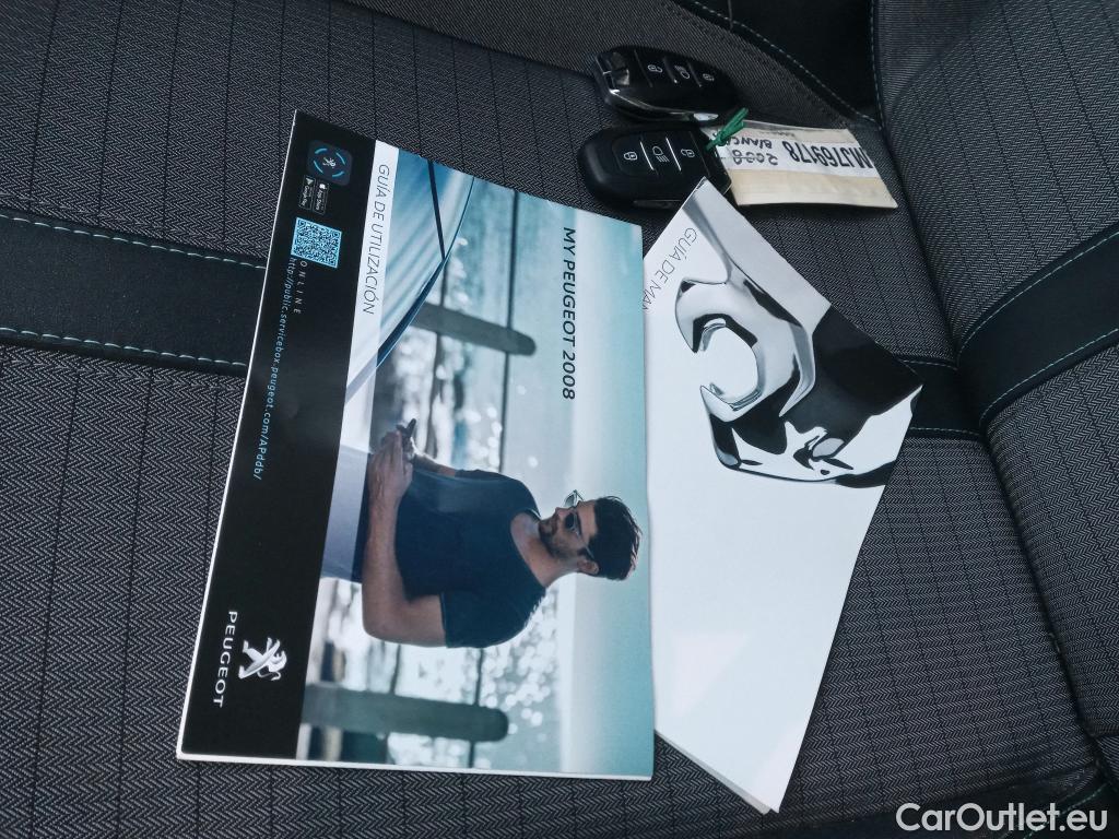  Peugeot  2008 PEUGEOT  / 2019 / 5P / todoterreno Allure Pack Puretech 130 S&S EAT8 (AC) #10