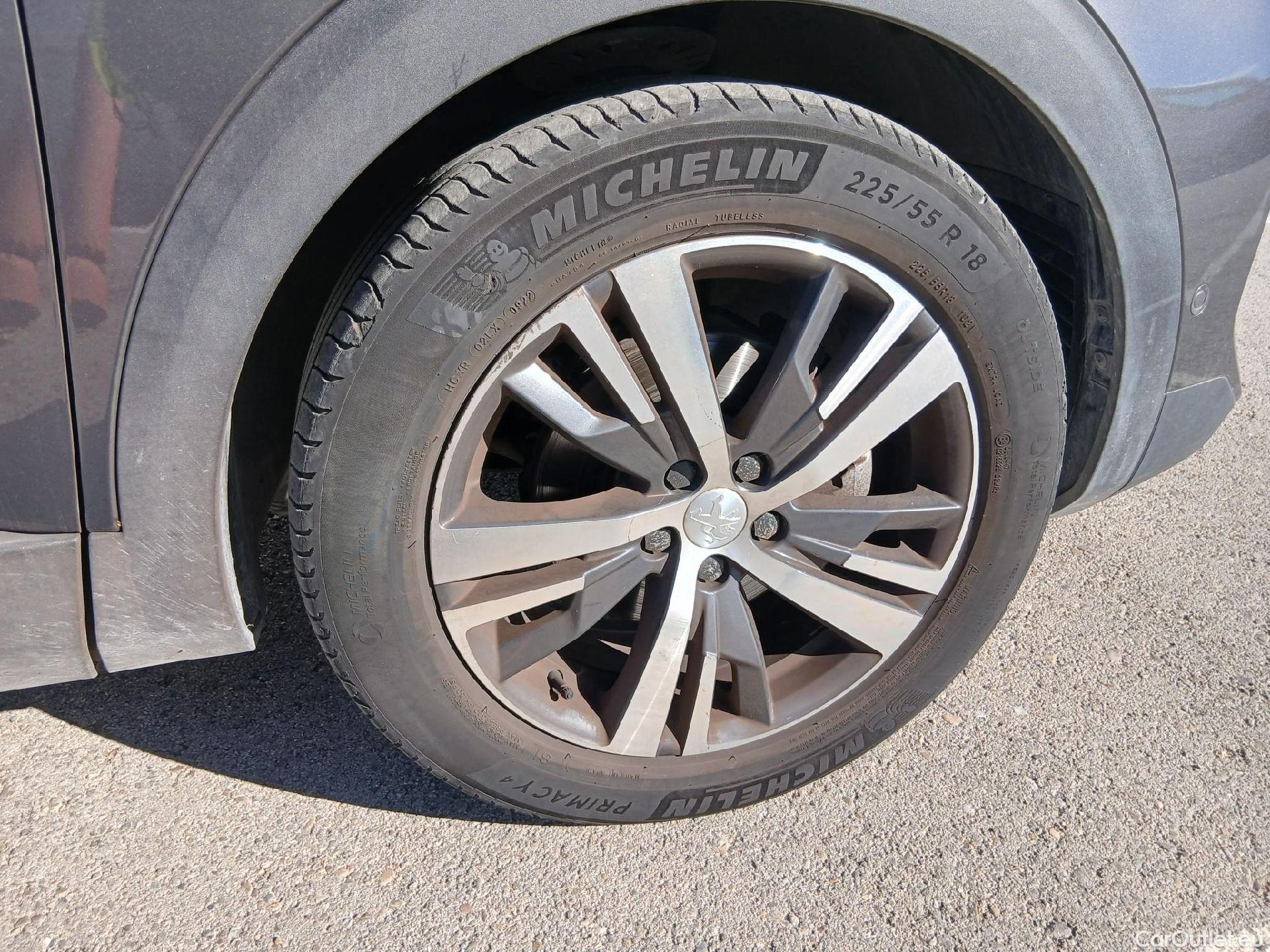  Peugeot  3008 PEUGEOT  / 2020 / 5P / todoterreno 1.5 BlueHDi 96kW (130CV) S&S Allure EAT8 #52