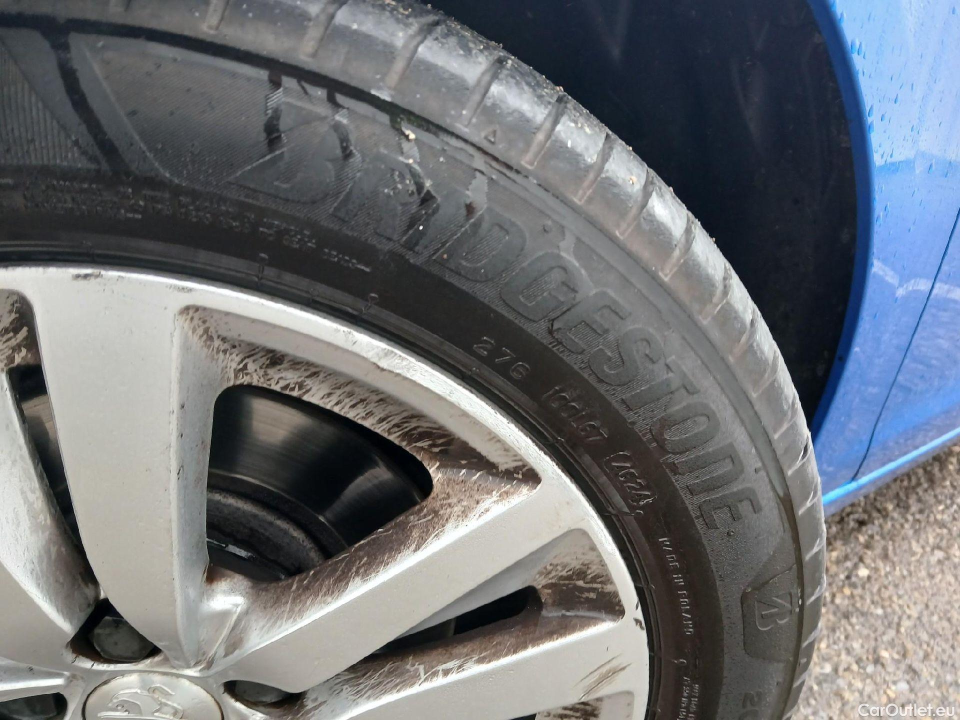  Peugeot  308 PEUGEOT  / 2017 / 5P / familiar SW Active Pack BlueHDi 130 S&S #19