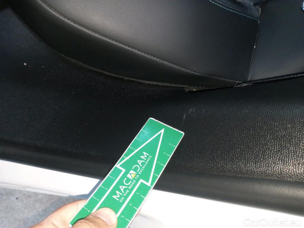  Peugeot  2008 PEUGEOT  / 2019 / 5P / todoterreno Allure Pack Puretech 130 S&S EAT8 (AC) #7