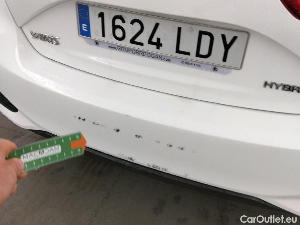  Toyota  Yaris TOYOTA  / 2017 / 5P / berlina con portón 1.5 100H Active #14