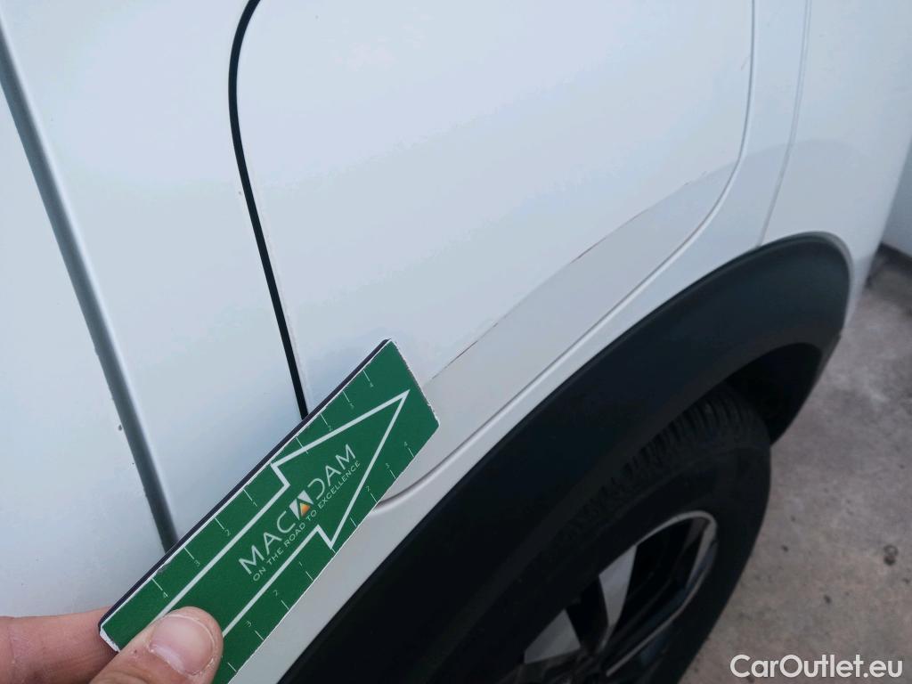  Peugeot  2008 PEUGEOT  / 2019 / 5P / todoterreno Allure Pack Puretech 130 S&S EAT8 (AC) #31