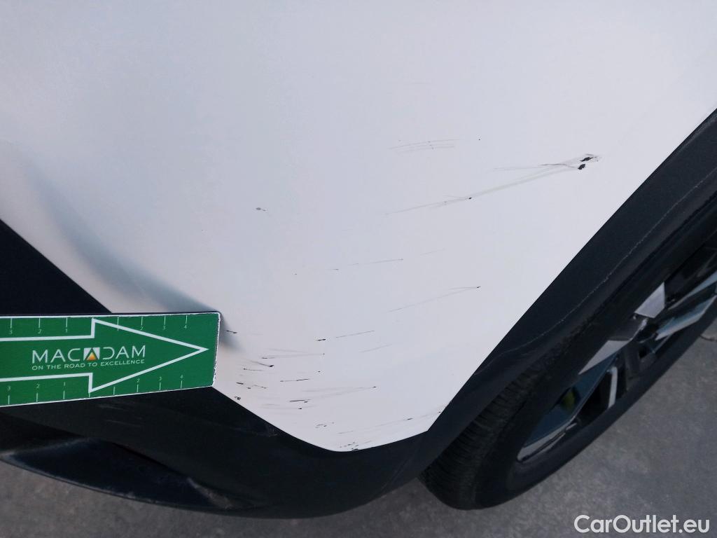  Peugeot  2008 PEUGEOT  / 2019 / 5P / todoterreno Allure Pack Puretech 130 S&S EAT8 (AC) #17