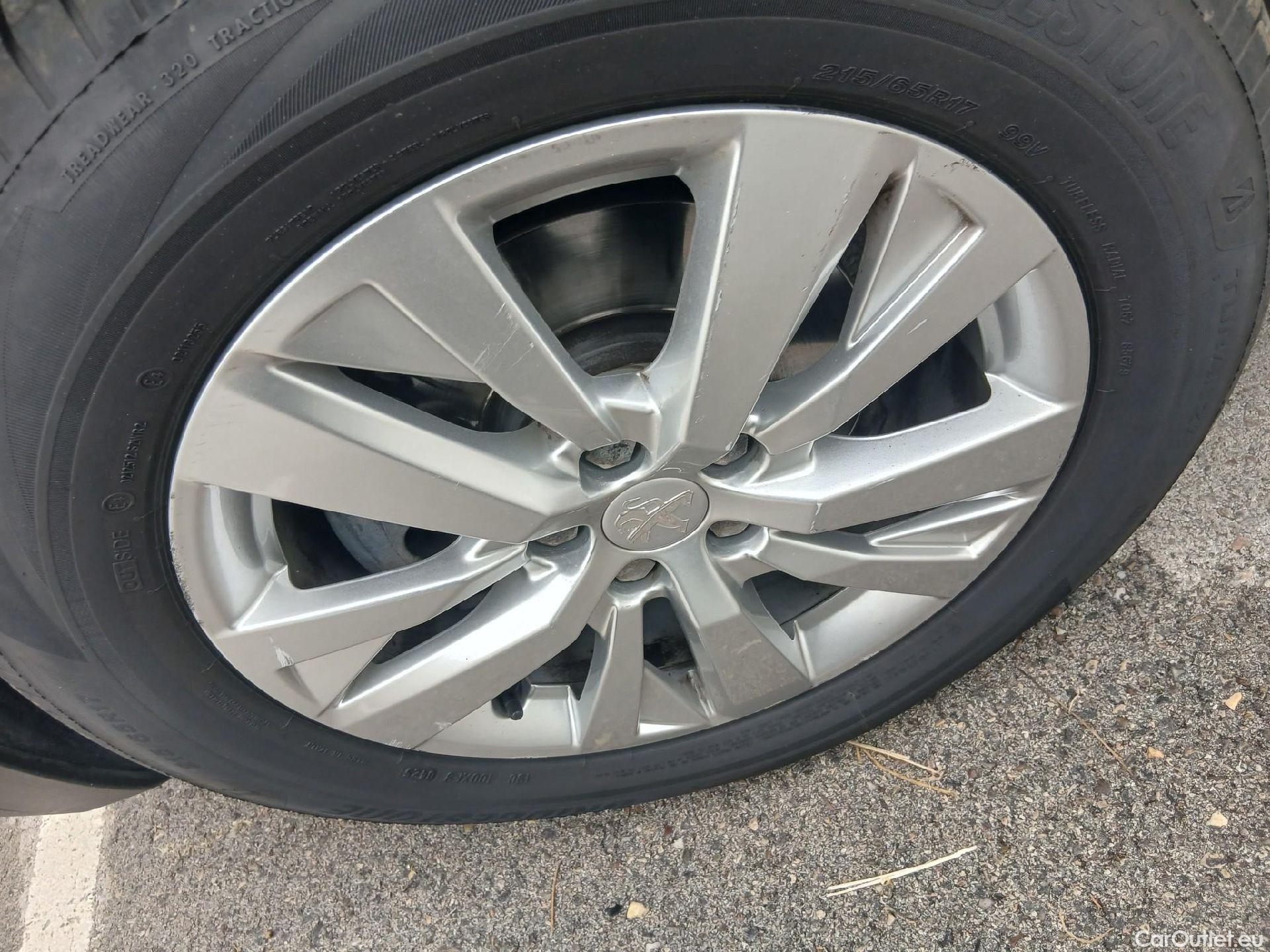  Peugeot  3008 PEUGEOT  / 2020 / 5P / todoterreno 1.5 BlueHDi 96kW (130CV) S&S Active Pack (AC4) #16