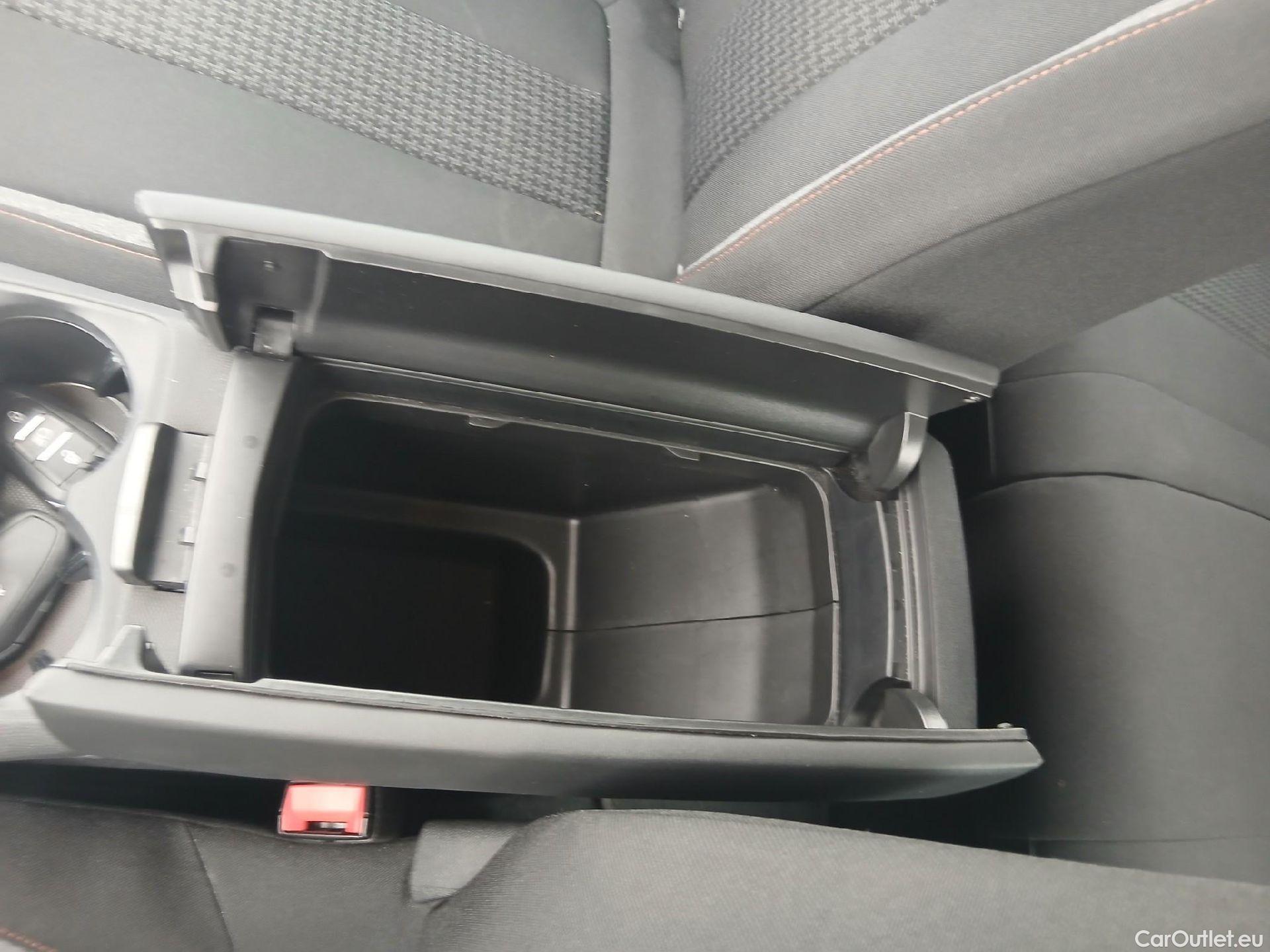  Peugeot  3008 PEUGEOT  / 2020 / 5P / todoterreno 1.5 BlueHDi 96kW (130CV) S&S Active Pack (AC4) #4