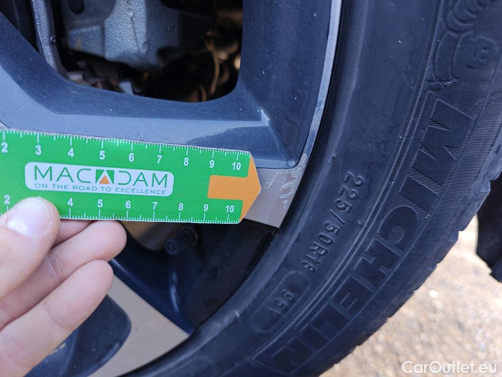  Toyota  C-HR TOYOTA  / 2019 / 5P / todoterreno 2.0 180H Advance #20