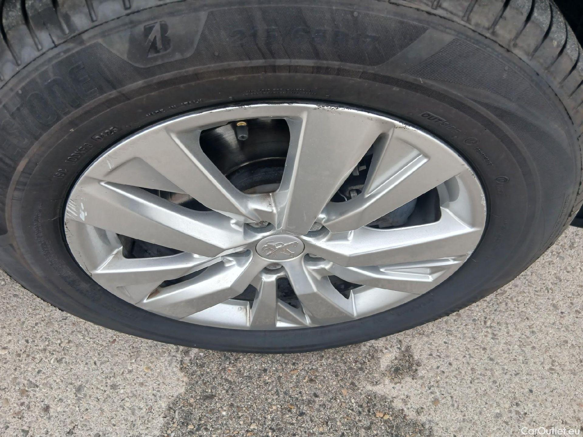  Peugeot  3008 PEUGEOT  / 2020 / 5P / todoterreno 1.5 BlueHDi 96kW (130CV) S&S Active Pack (AC4) #38