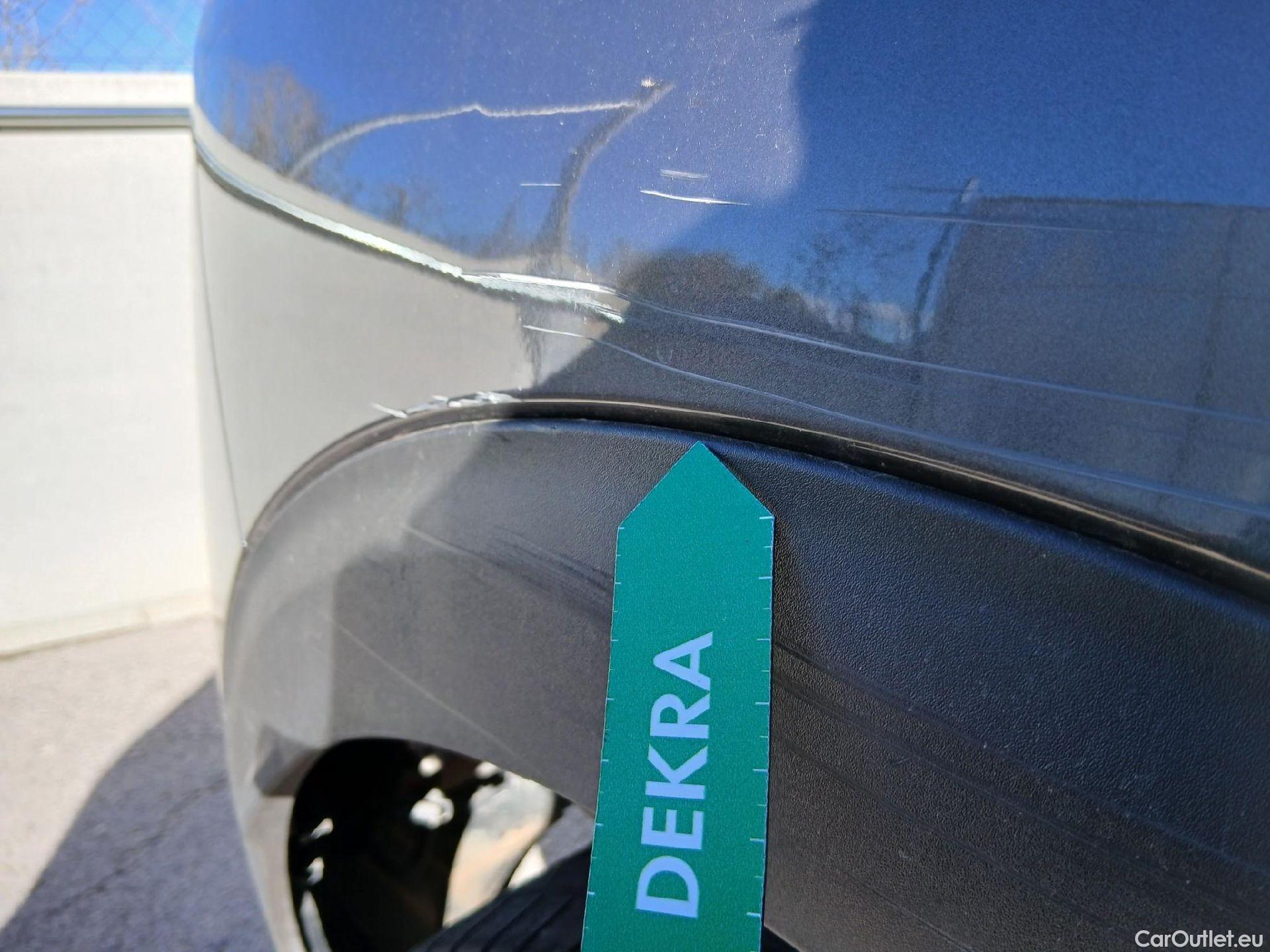  Peugeot  3008 PEUGEOT  / 2020 / 5P / todoterreno 1.5 BlueHDi 96kW (130CV) S&S Allure EAT8 #42