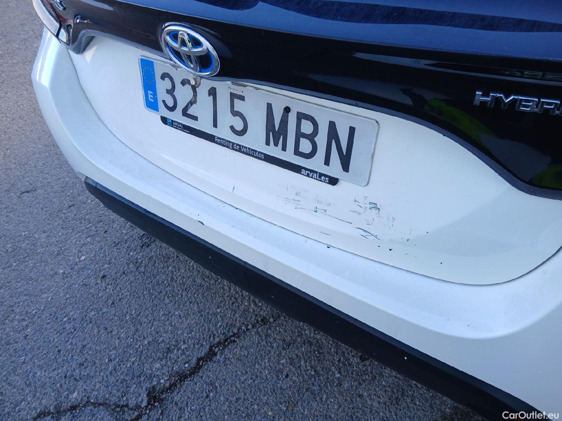  Toyota  Yaris TOYOTA  / 2020 / 5P / berlina con portón 1.5 120H Business Plus #17