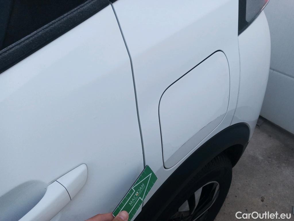  Peugeot  2008 PEUGEOT  / 2019 / 5P / todoterreno Allure Pack Puretech 130 S&S EAT8 (AC) #32